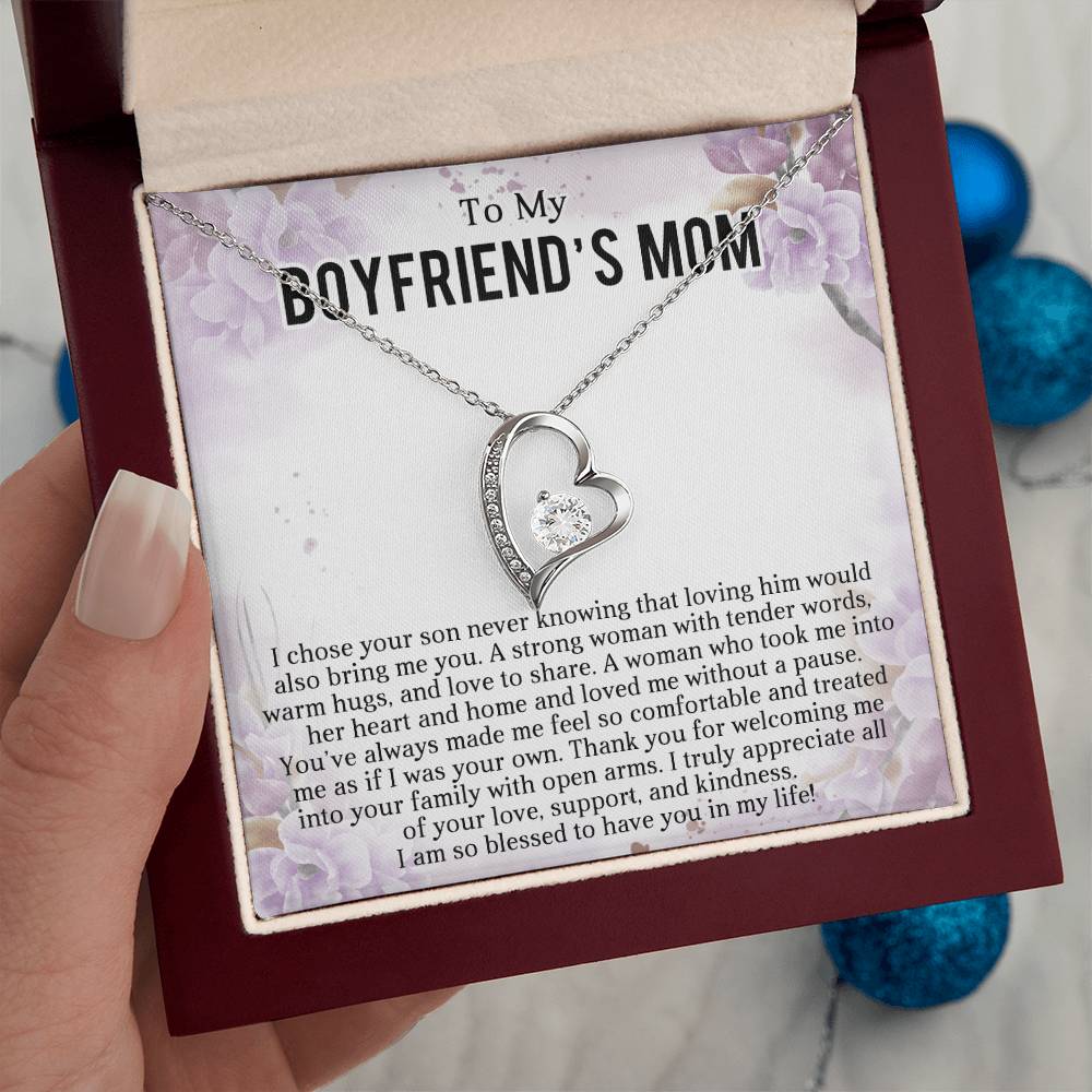 To My Boyfriends Mom Heart Necklace Gift