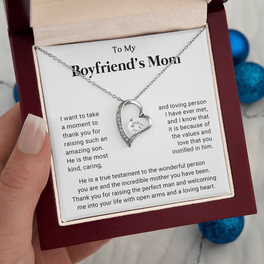To My Boyfriends Mom Heart Necklace Gift