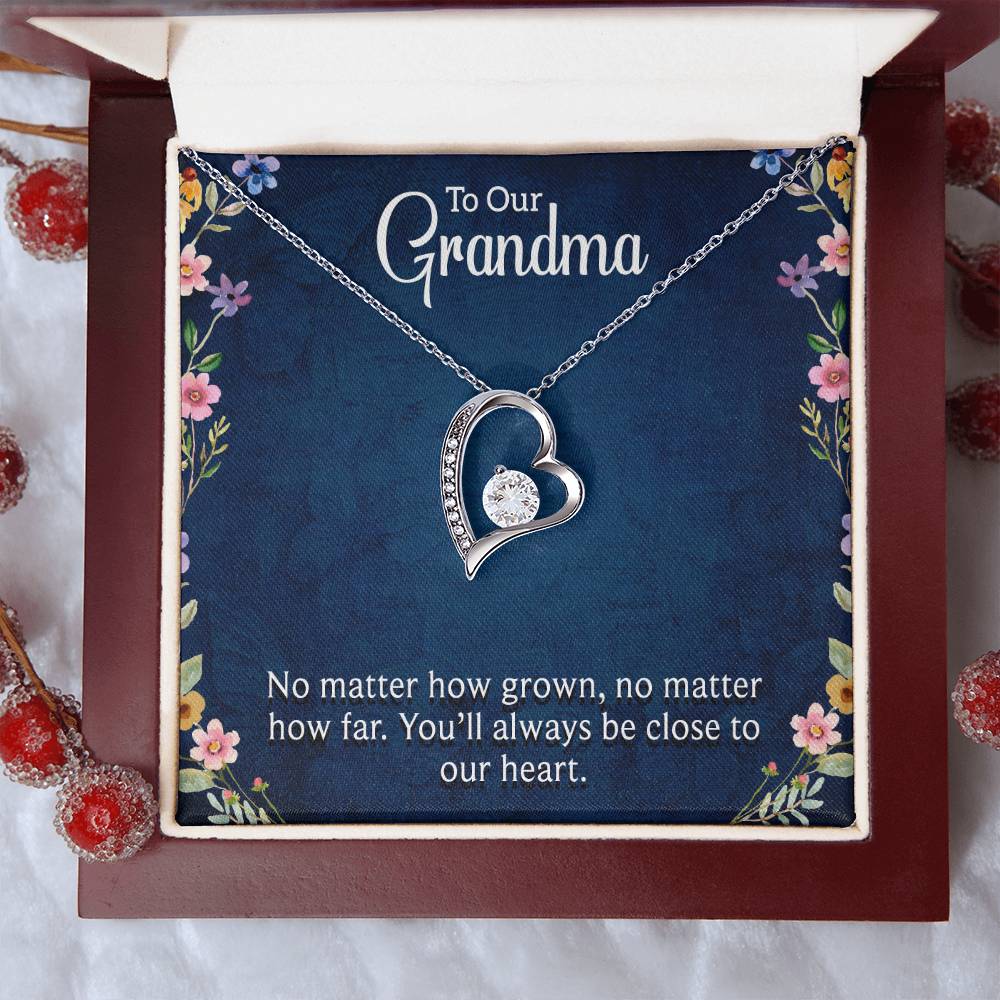 Multi Name Vertical Necklace_To our Grandma-Always close to our heart Heart Necklace Gift-[Heartfelt Family Gift]