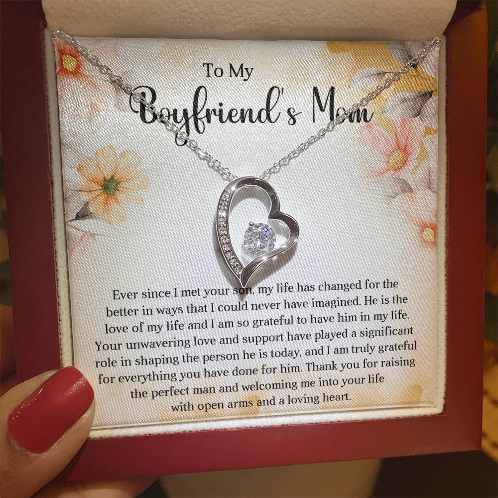 To My Boyfriends Mom Heart Necklace Gift