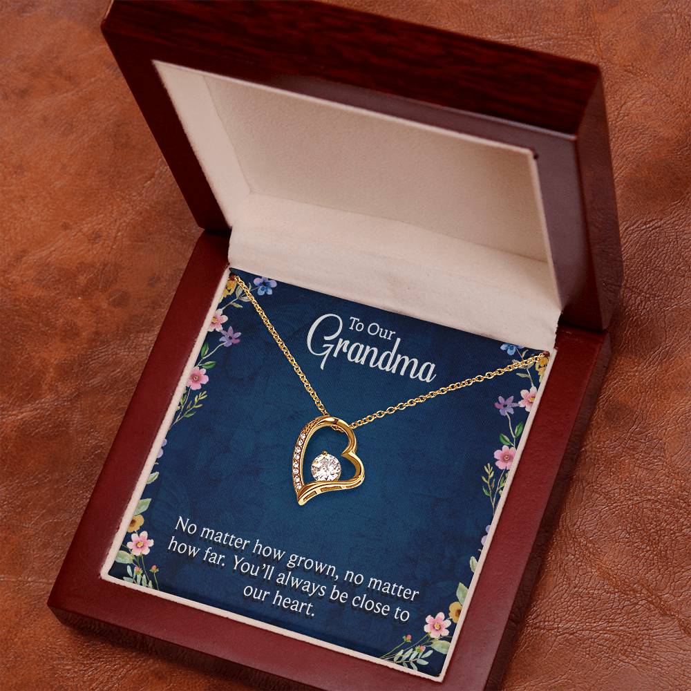 Multi Name Vertical Necklace_To our Grandma-Always close to our heart Heart Necklace Gift-[Heartfelt Family Gift]