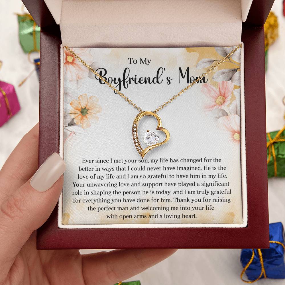 To My Boyfriends Mom Heart Necklace Gift