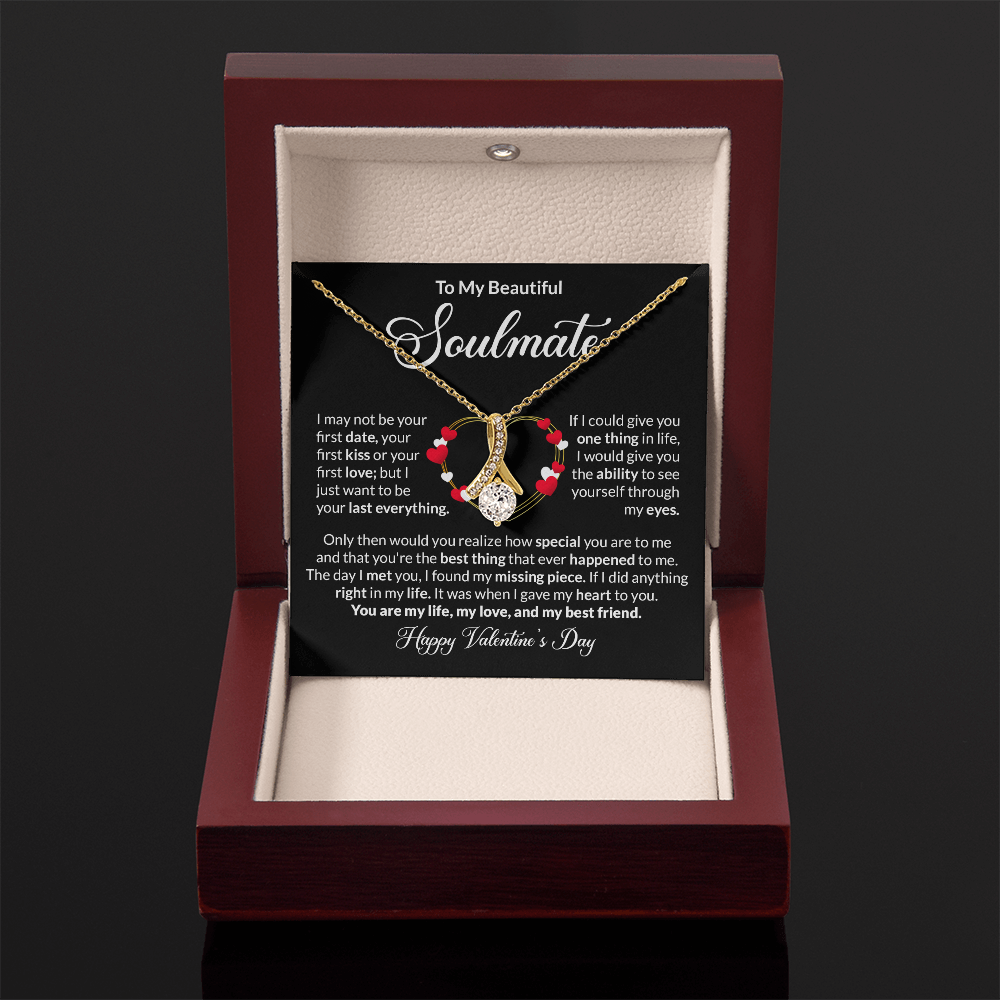 Alluring Beauty Valentine's Day Necklace Gift