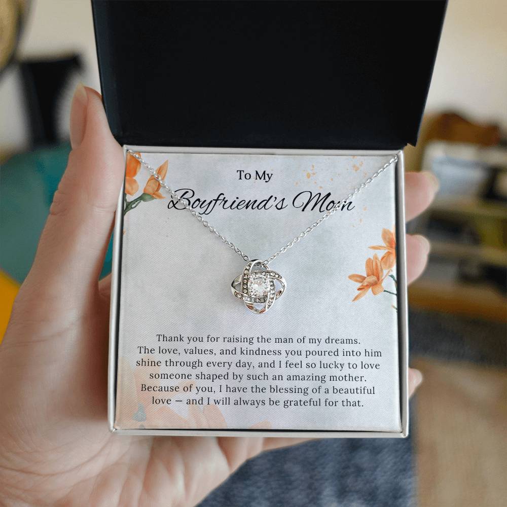 Boyfriends Mom Knot Necklace Gift