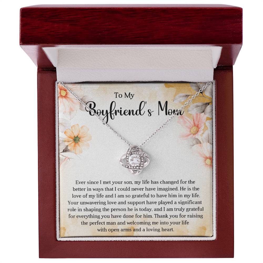 Boyfriends Mom Knot Necklace Gift