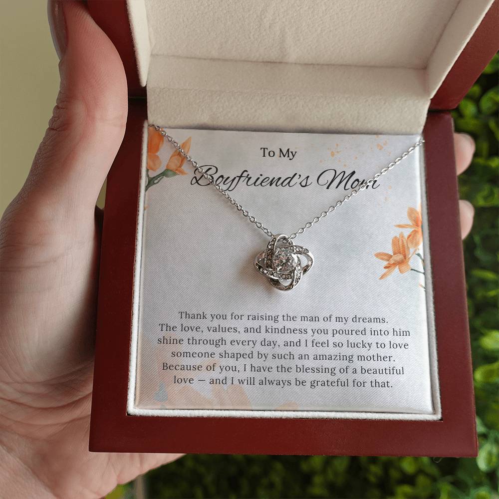 Boyfriends Mom Knot Necklace Gift
