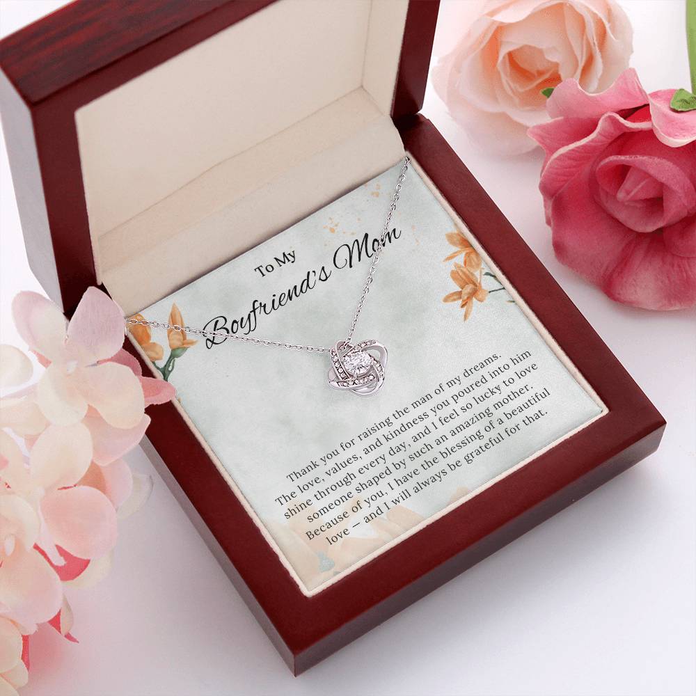 Boyfriends Mom Knot Necklace Gift