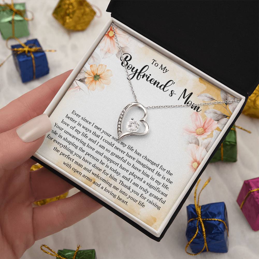 To My Boyfriends Mom Heart Necklace Gift