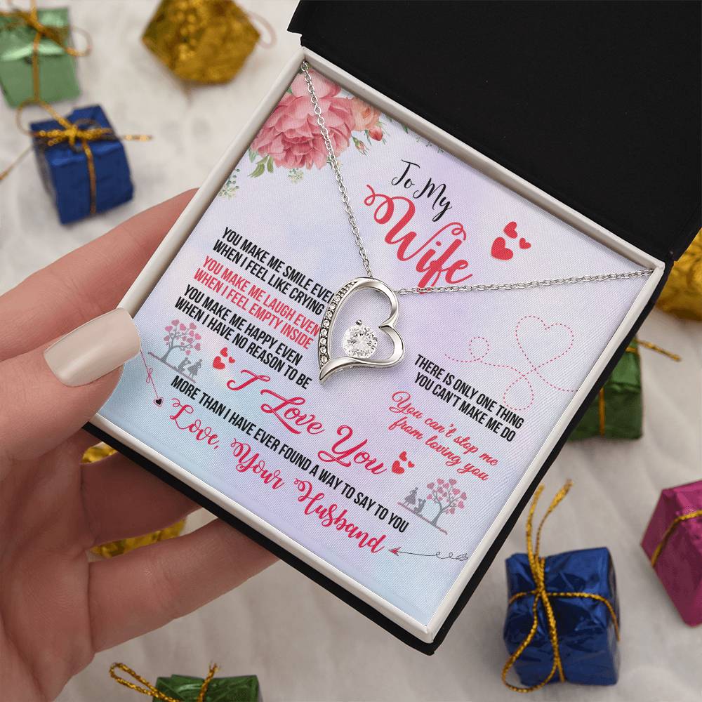 Wife and Heart Necklace - Perfect Gift for a Special OccasionSmiling Wife Heart Necklace - Thoughtful Gift for a Special Occasion-[Heartfelt Family Gift]