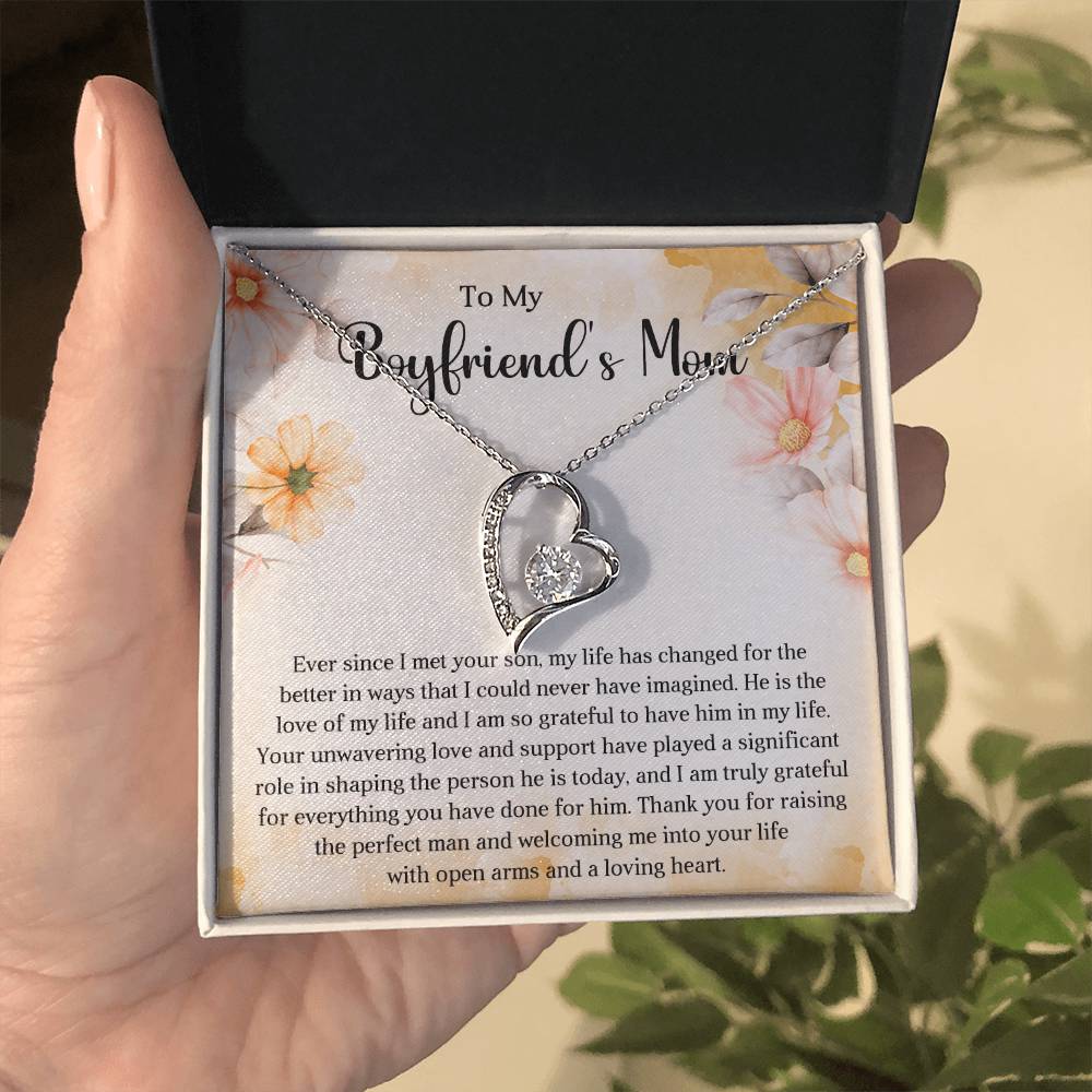 To My Boyfriends Mom Heart Necklace Gift