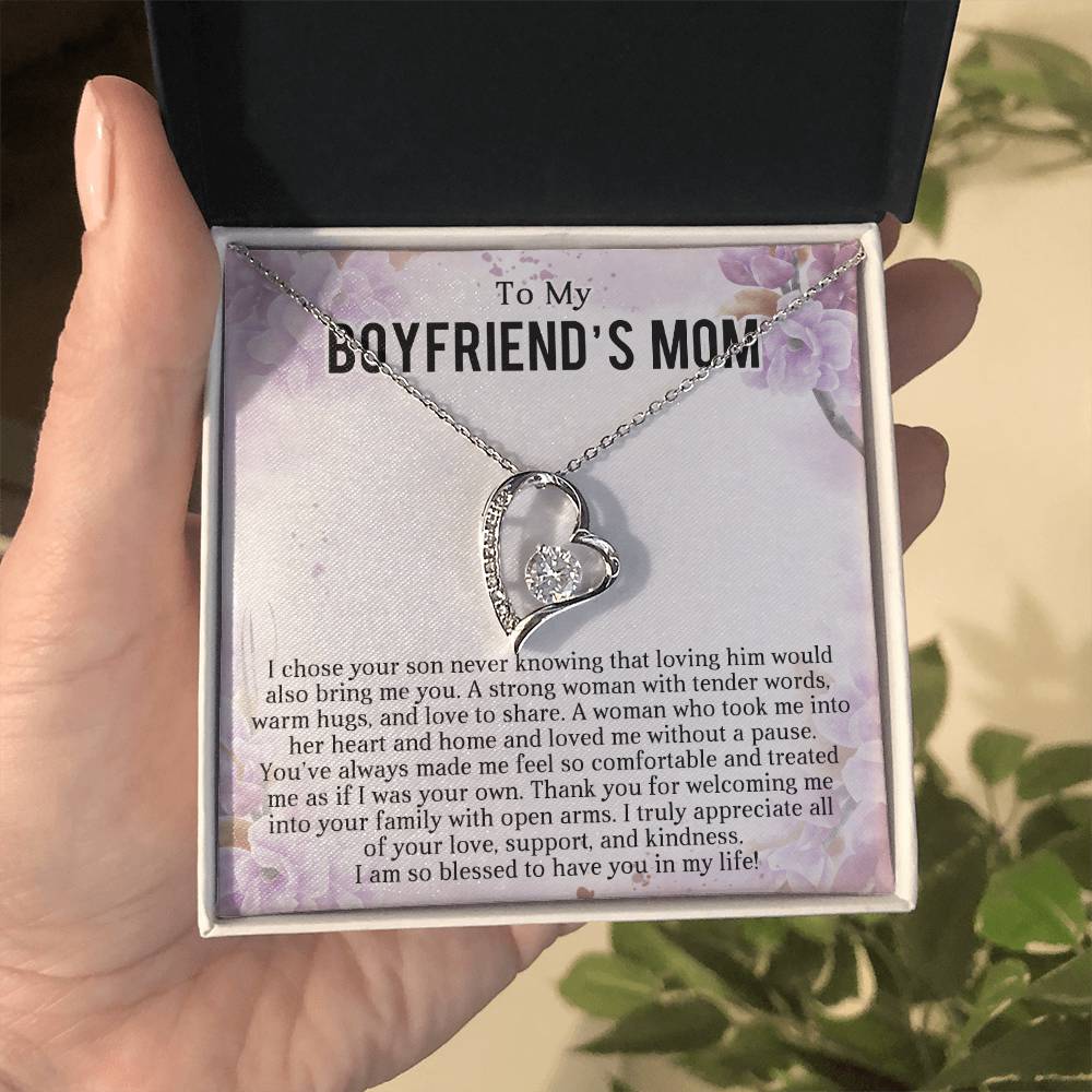 To My Boyfriends Mom Heart Necklace Gift