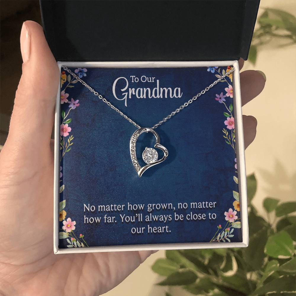 Multi Name Vertical Necklace_To our Grandma-Always close to our heart Heart Necklace Gift-[Heartfelt Family Gift]