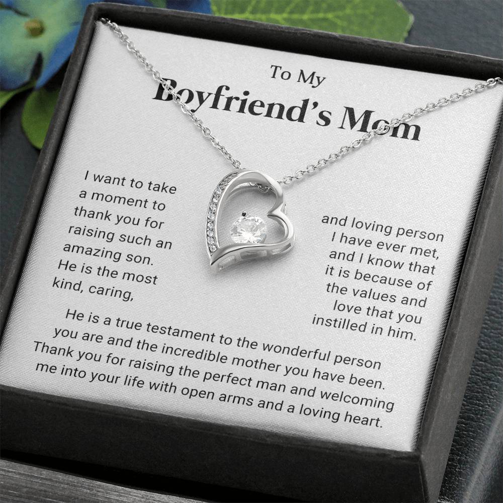 To My Boyfriends Mom Heart Necklace Gift