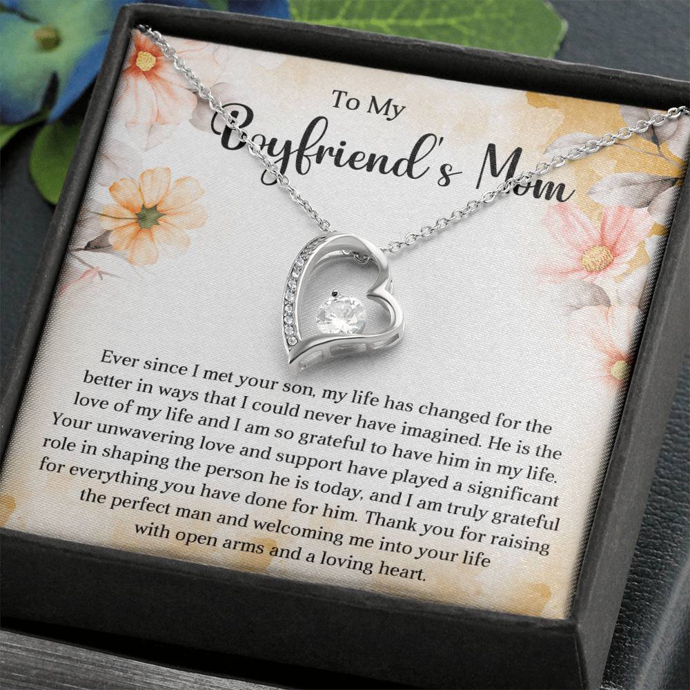 To My Boyfriends Mom Heart Necklace Gift