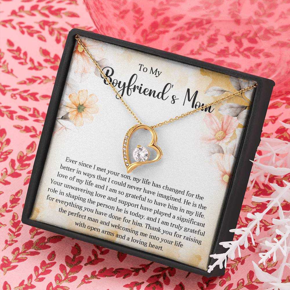 To My Boyfriends Mom Heart Necklace Gift